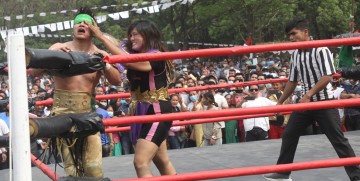 भगवती खड्काले अमेरिकी पुरुष रेस्लरलाई हराइन्